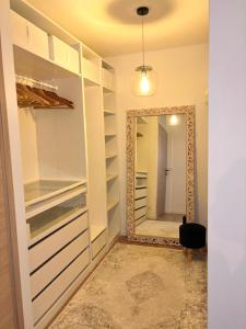 Villa design avec jardin et espaces lumineux