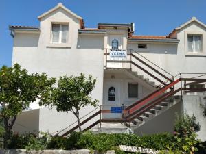 Two Bedroom Apartment with Sea View and Balcony Marisa