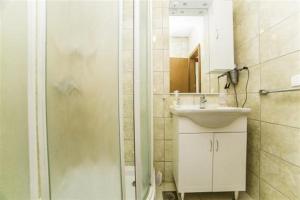 Family-friendly apartments with swimming pool Povlja, Brac - 24248