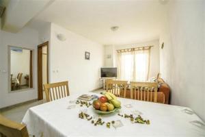 Family-friendly apartments with swimming pool Povlja, Brac - 24248