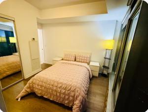 Luxe 2BR in Downtown Toronto with CN Tower Views