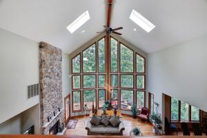 Harmony Haven Large Deck Hot Tub Ski