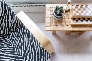 Lakeside Aurora Retreat By BookLapland