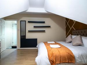 Spacious 2 Bedroom Home close to Leeds City Centre, Sleeps 6 Free Parking