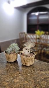 Casa 2 quartos com ar condicionado em condomínio-Carnaval