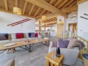 Chalet de Luxe avec Accès Pistes, Jacuzzi et Garage - FR-1-344-1094