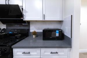 Modern Private Room in Shared Home -Walk to USC