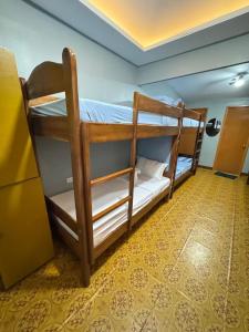 SandGrizz Tourist Inn