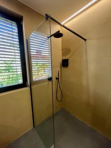 Aparthotel Villa V with breakfast and free parking