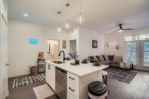 Casita Lonestar - Free PKNG - Pool Views plus Wifi