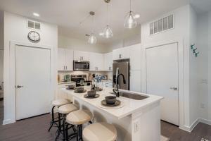 Casita Lonestar - Free PKNG - Pool Views plus Wifi