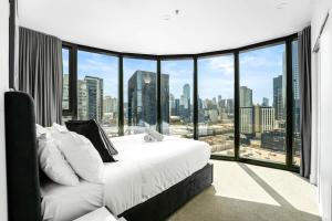 Shadow Play - Southbank Sanctuary on 22nd Floor