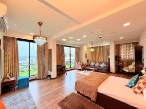 Hilltop Hideaway Party Friendly 4BHK Pool Villa by Spacez