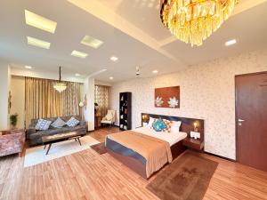 Hilltop Hideaway Party Friendly 4BHK Pool Villa by Spacez