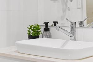 Sleek & Comfortable Double Room at Revesby with Shared Amenities