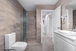 Sleek & Comfortable Double Room at Revesby with Shared Amenities