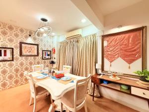 Hilltop Hideaway Party Friendly 4BHK Pool Villa by Spacez