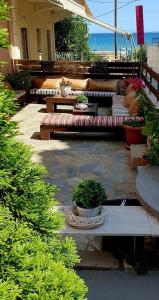 Seaside Apartments & Rooms Kampouri