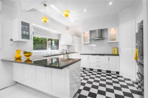 Bird and Leaf Cottage