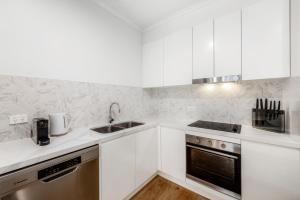 Peaceful 3BR 2BA with Parking Near Airport and CBD