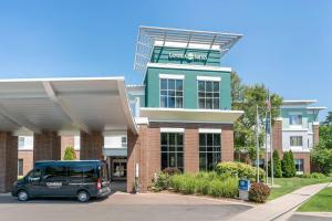 Cambria Hotel Traverse City