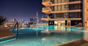 Canal Front Luxury - Full Skyline & Water View - Near Safa Park