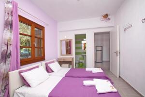 Sklavos Studios skopelos
