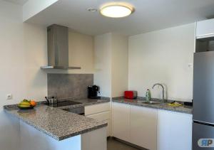 002 Orizon con terraza y vista al mar