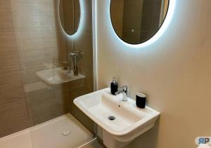 002 Orizon con terraza y vista al mar