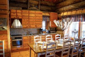 Cozy log cabin with a view of Ruka