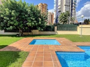 Apartamento con Vistas al Mar y Parking Cubierto