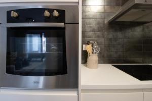 Modern City Retreat - Balcony and Chic Design