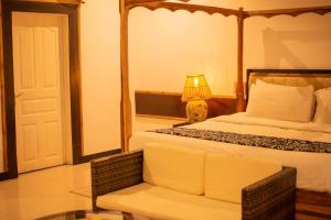 Blue Waters by Serendib