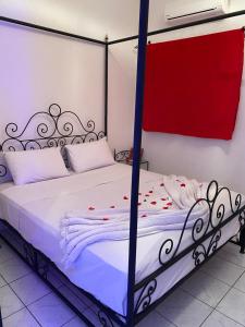 Riad Ayiss piscine palmeraie