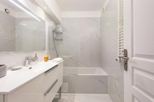 Hypercentre - Spacieux trois pièces rénové - EG