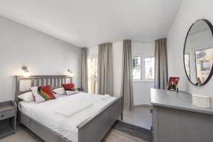 Hypercentre - Spacieux trois pièces rénové - EG