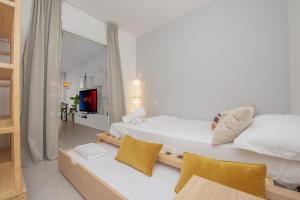 Hypercentre - Spacieux trois pièces rénové - EG