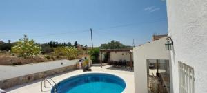 Villa with Private Pool & Hot tub