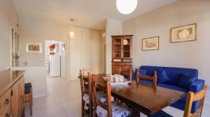 Modern Apartment near the Centre - with Balconies