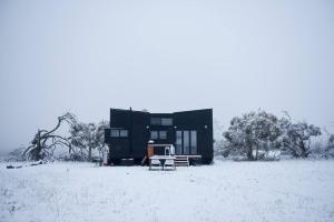 Serene Mountain Retreat in Jindabyne - Private Tiny Home