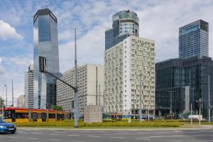 Central Warsaw Modern Studio with AC and next to the Metro by Noclegi Renters