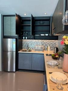 Kamala City Gate 1 Bdr Pool View