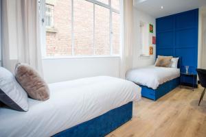 The Warldorf, King Size and Twin Apartment by The Hive WA1