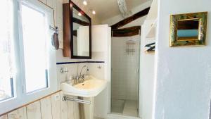 Charmante villa au centre de la Couarde avec cour