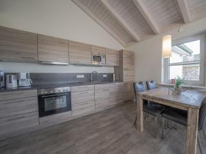 Ferienhaus Chaplin mit Kamin und eingezäuntem Garten