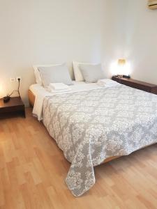 COZY Apt BY THE SEA AT VOULIAGMENI