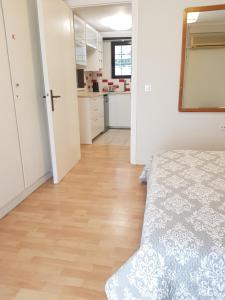 COZY Apt BY THE SEA AT VOULIAGMENI