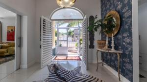 Sunsets Engina Villa, Sunset Beach