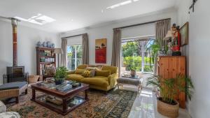 Sunsets Engina Villa, Sunset Beach