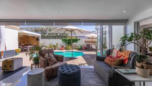 Sunsets Engina Villa, Sunset Beach